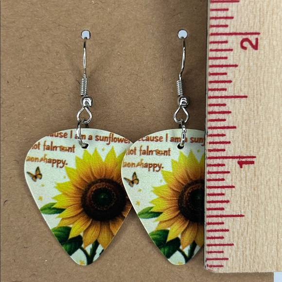 Guitar Pick Custom Earrings Sunflower - Picture 2 of 3